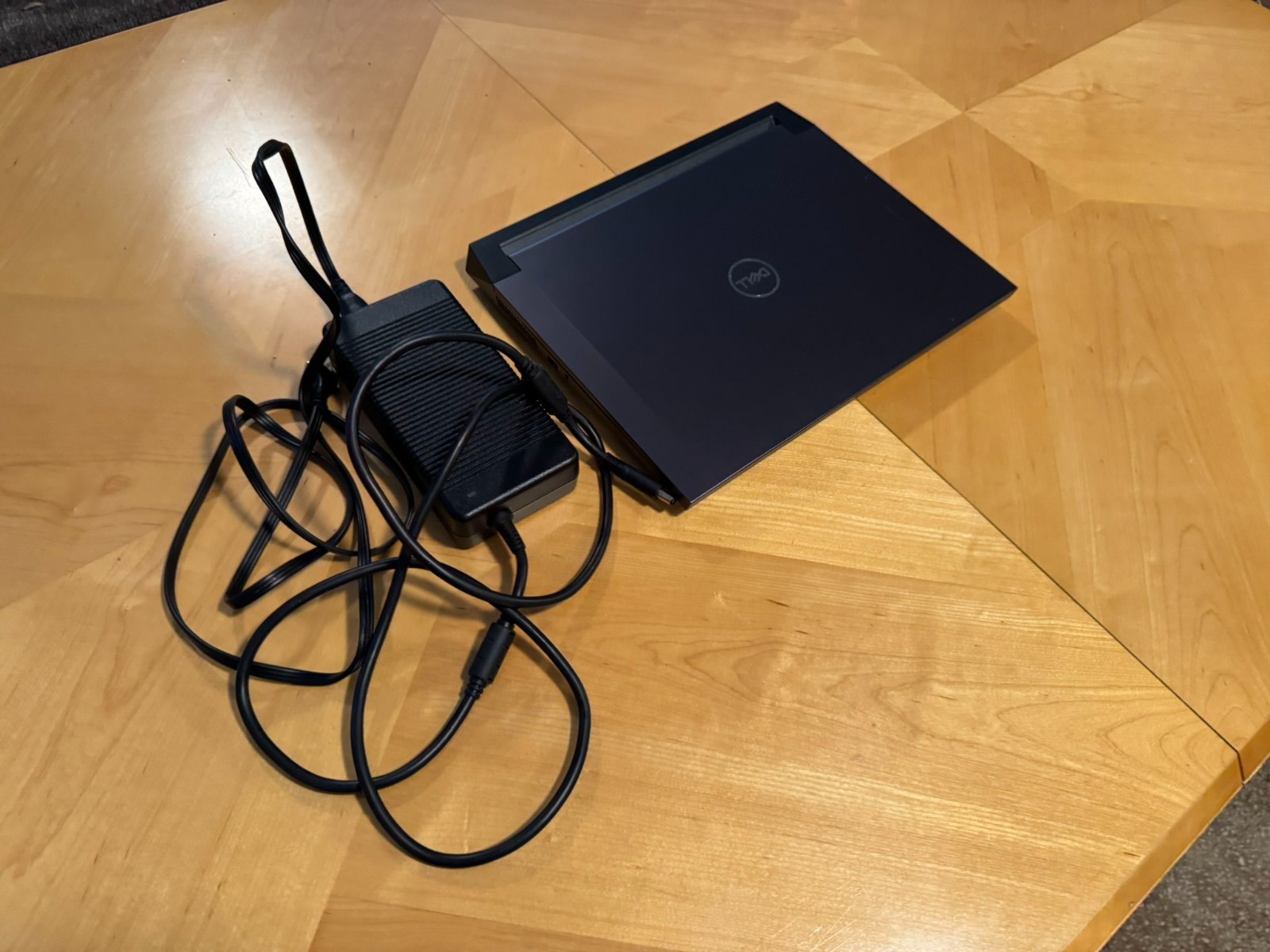 D16 7630 16″ Gaming Laptop i9-13900HX 32GB 1TB NVIDIA RTX 4070 8GB Win 11 Home