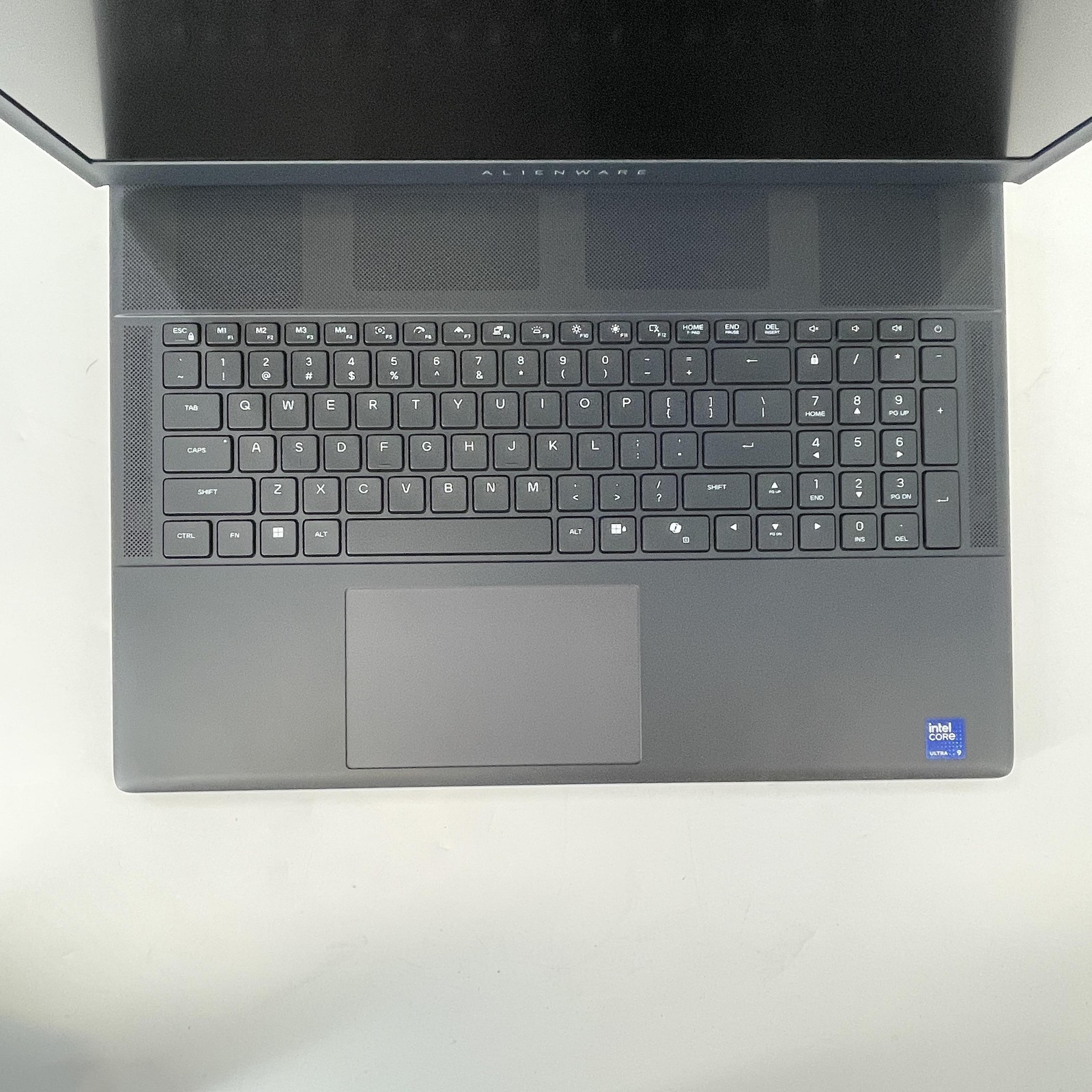 Dell Alienware 18 Area-51 300Hz QHD+ 2.7 GHz Ultra 9 275HX 64GB 2TB/2TB RTX 5090