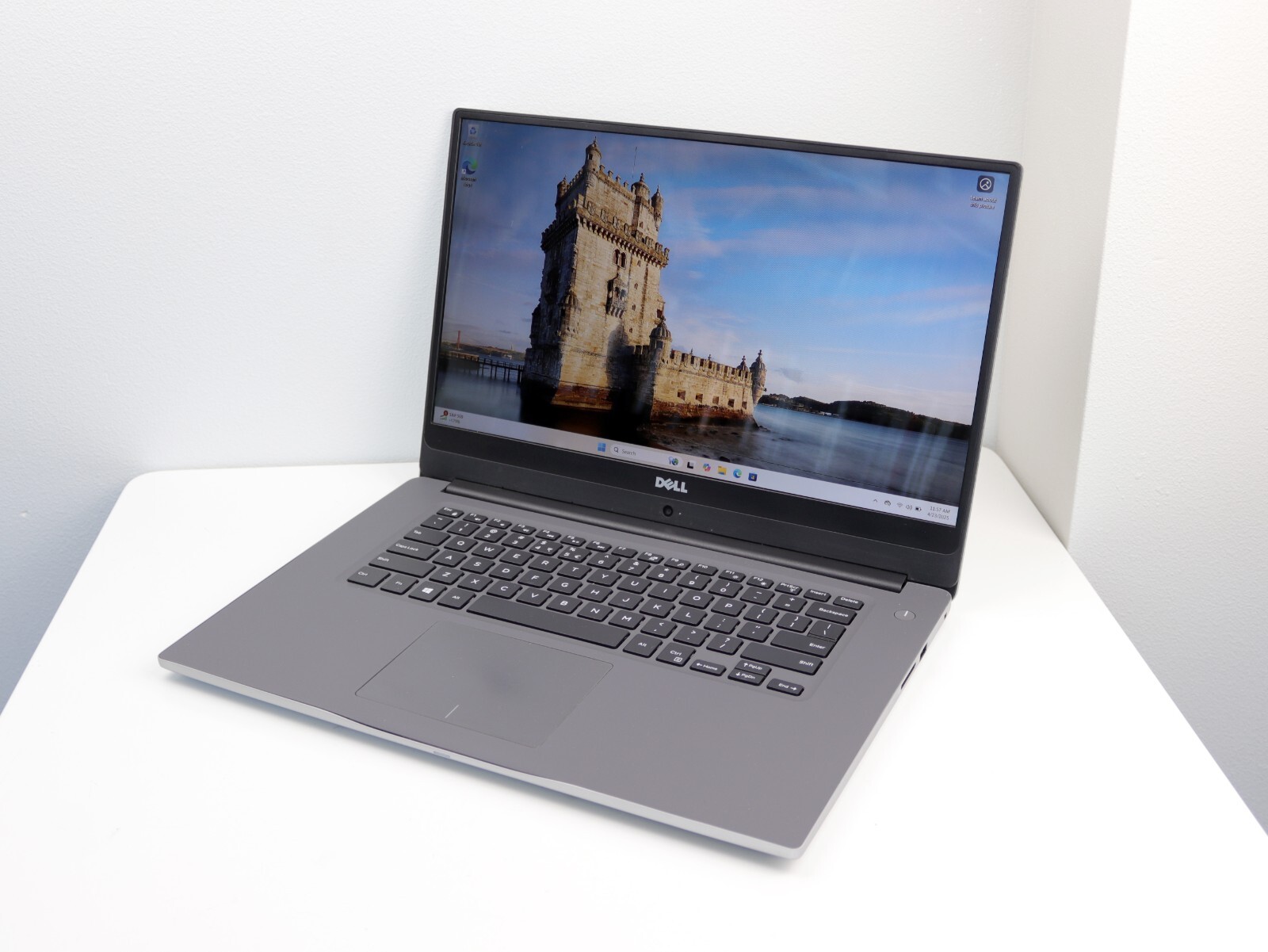 Dell Inspiron 7572 15.6″ Intel Core i7-8550U 8GB DDR4 512GB SSD NVIDIA MX150