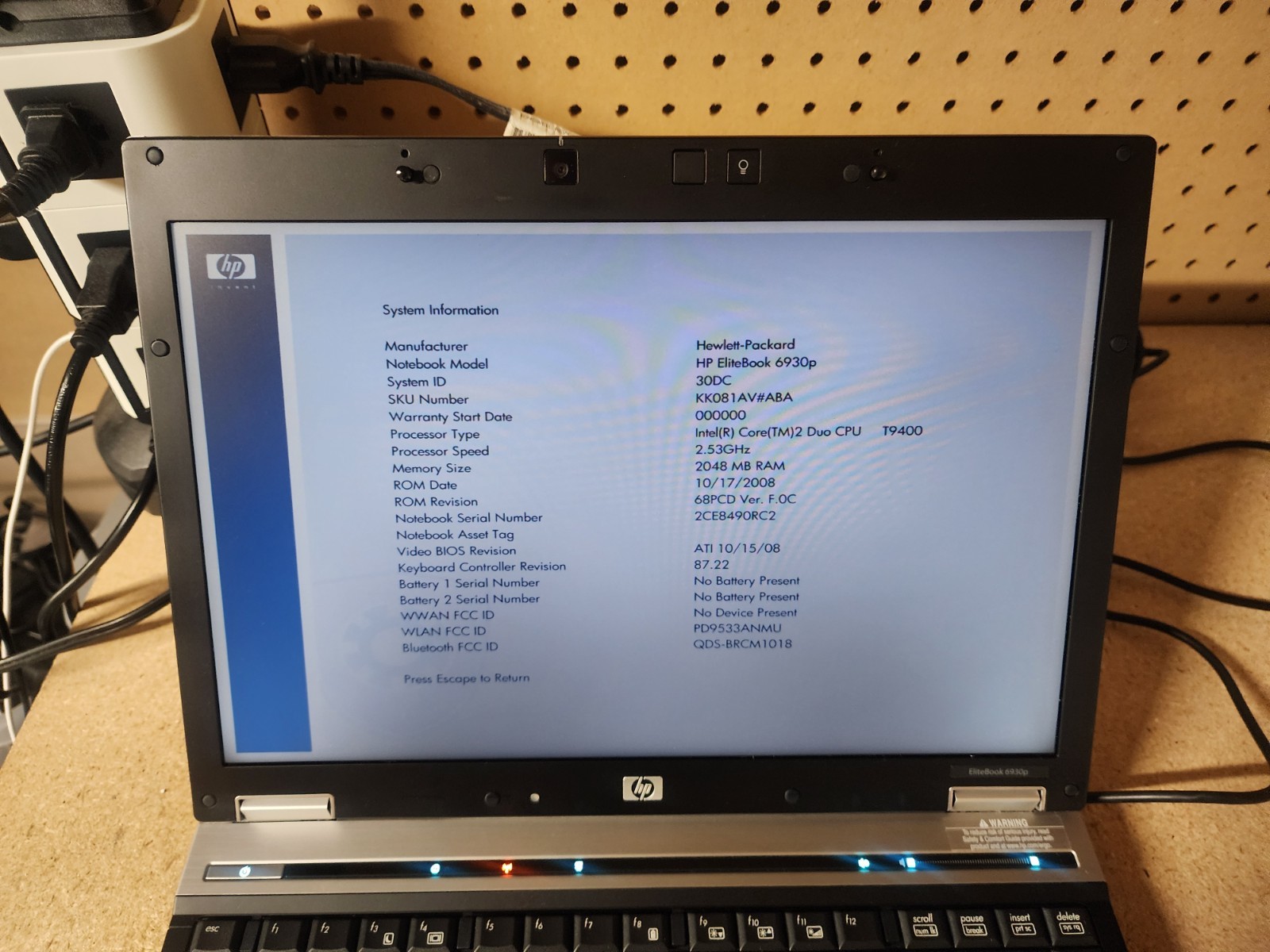 HP EliteBook 6930P Laptop Intel C2D T9400 2.53GHz 2GB RAM No HDD/OS AMD GPU