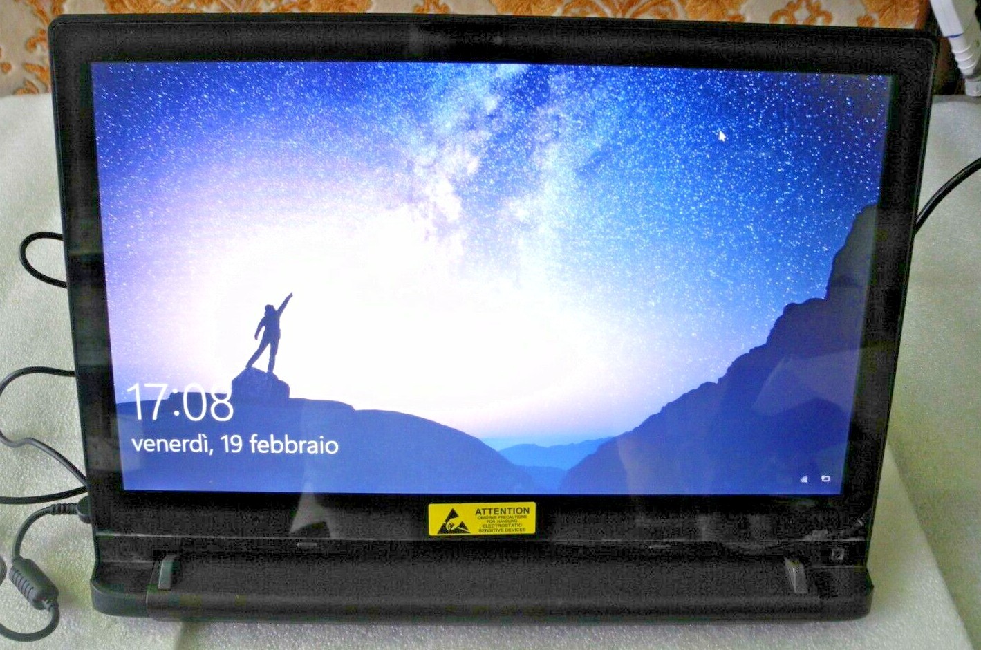 Lenovo Ideapad Flex 2-15d E1-6010 4gb ram 240gb SSD DVD Xubuntu 22.04