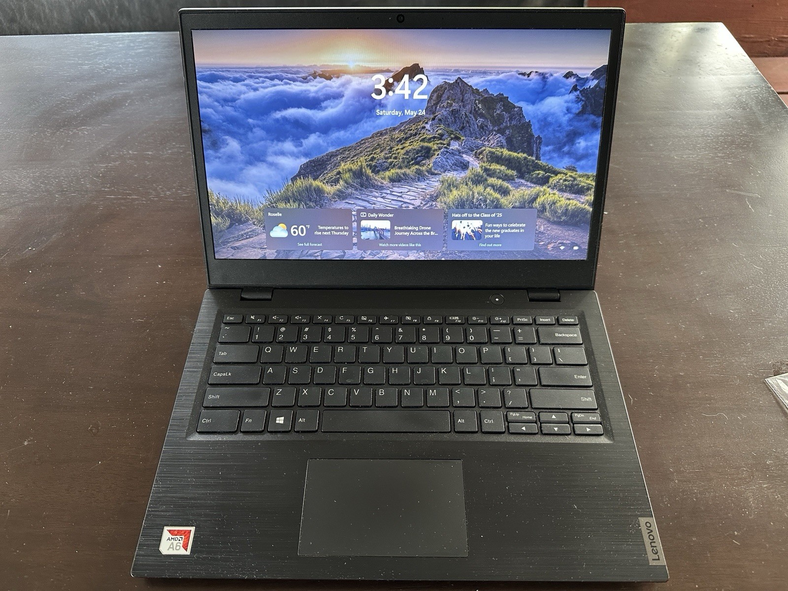 Lenovo IdeaPad 14W AMD A6-9220C Windows 11 Pro, 4GB RAM, 256GB NVME
