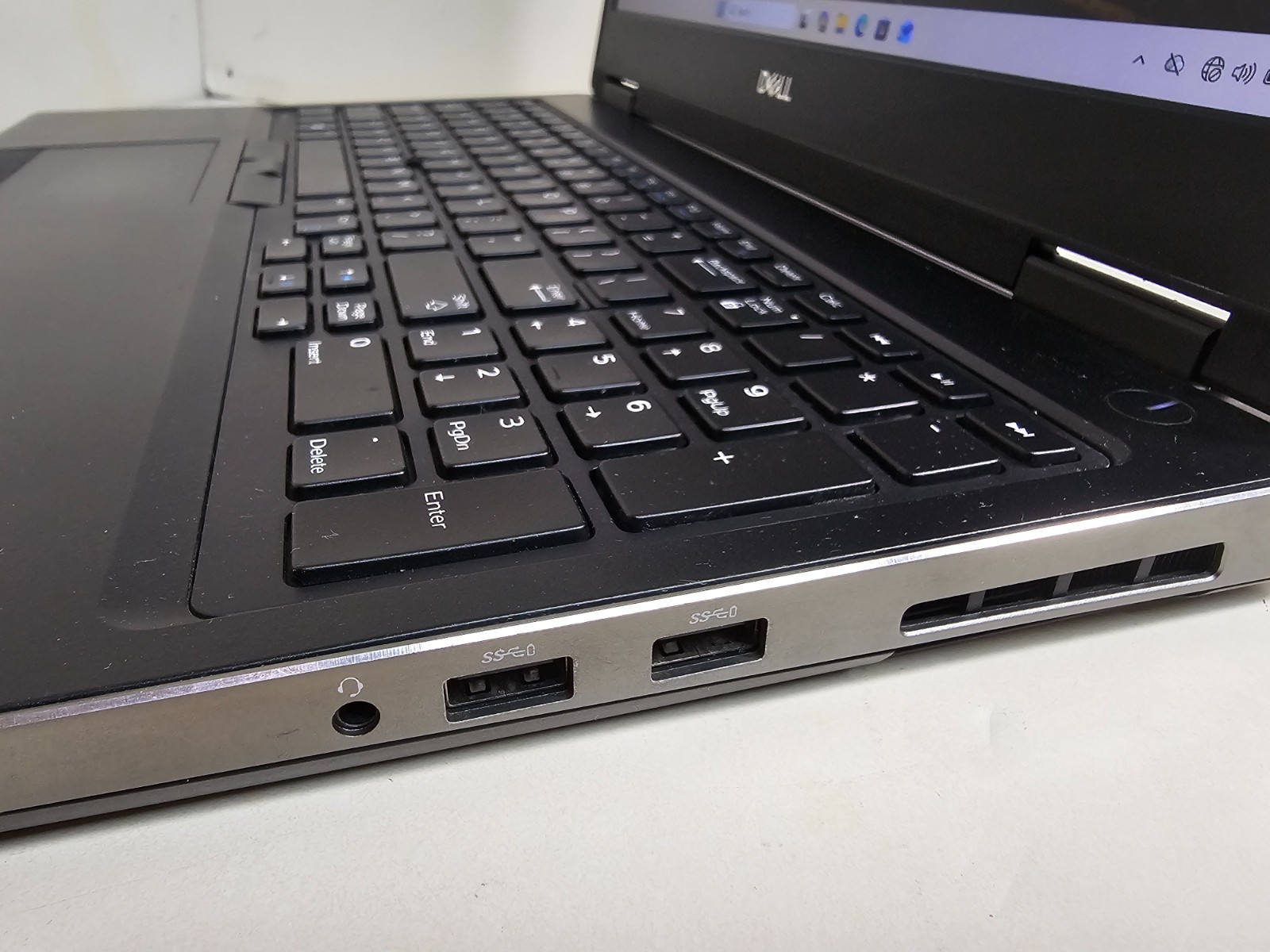 Dell Precision 7530 Laptop – 2.6 GHz i7-8850H 16GB 256GB SSD Cam P1000 15.6″ SP1