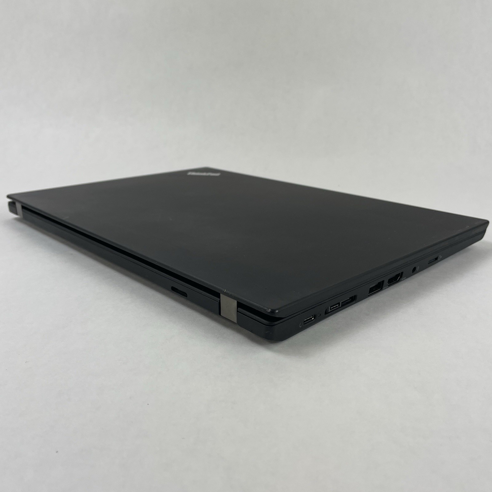 Lenovo ThinkPad T14 Gen 2a 14″ Ryzen7 Pro 5850U 1.90 GHz 16 GB RAM No SSD/OS/AC
