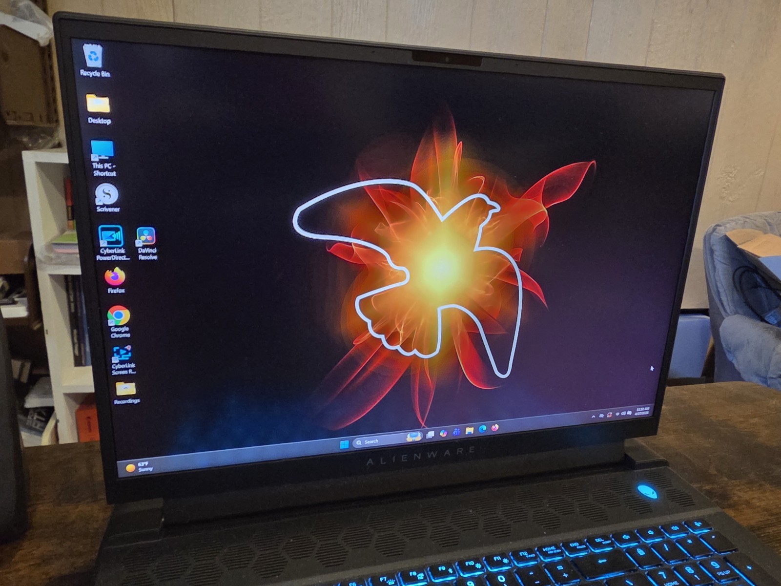 Dell Alienware M18 R1 QHD+ 2.2 GHz i9-13900HX 16GB 1TB RTX 4080 + Backpack