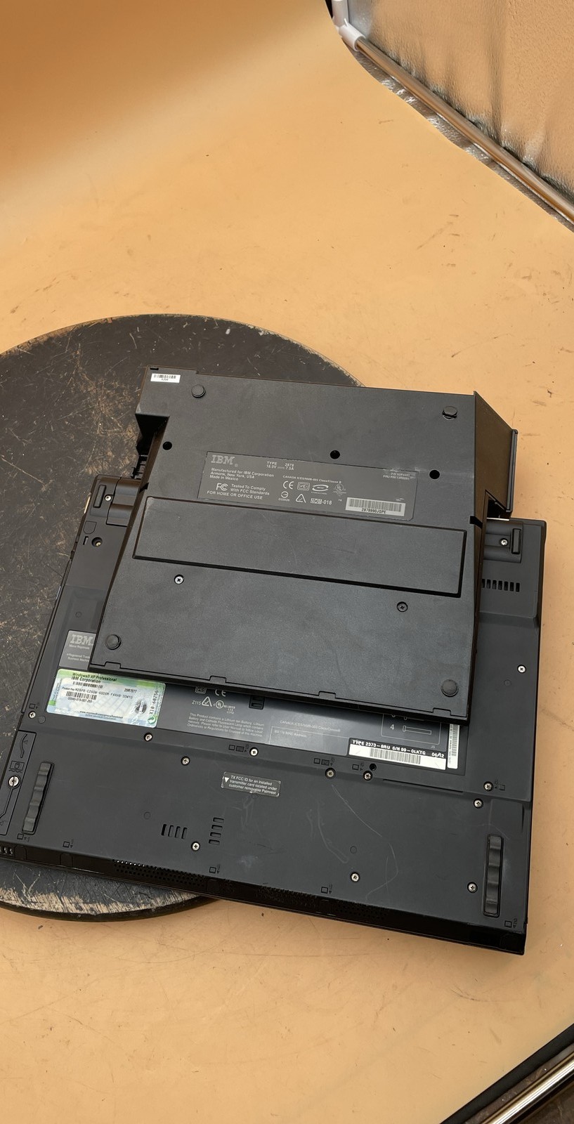 IBM ThinkPad T41 Type 2373-8AU 14” Intel No HDD w/ IBM 2878 Docking Station