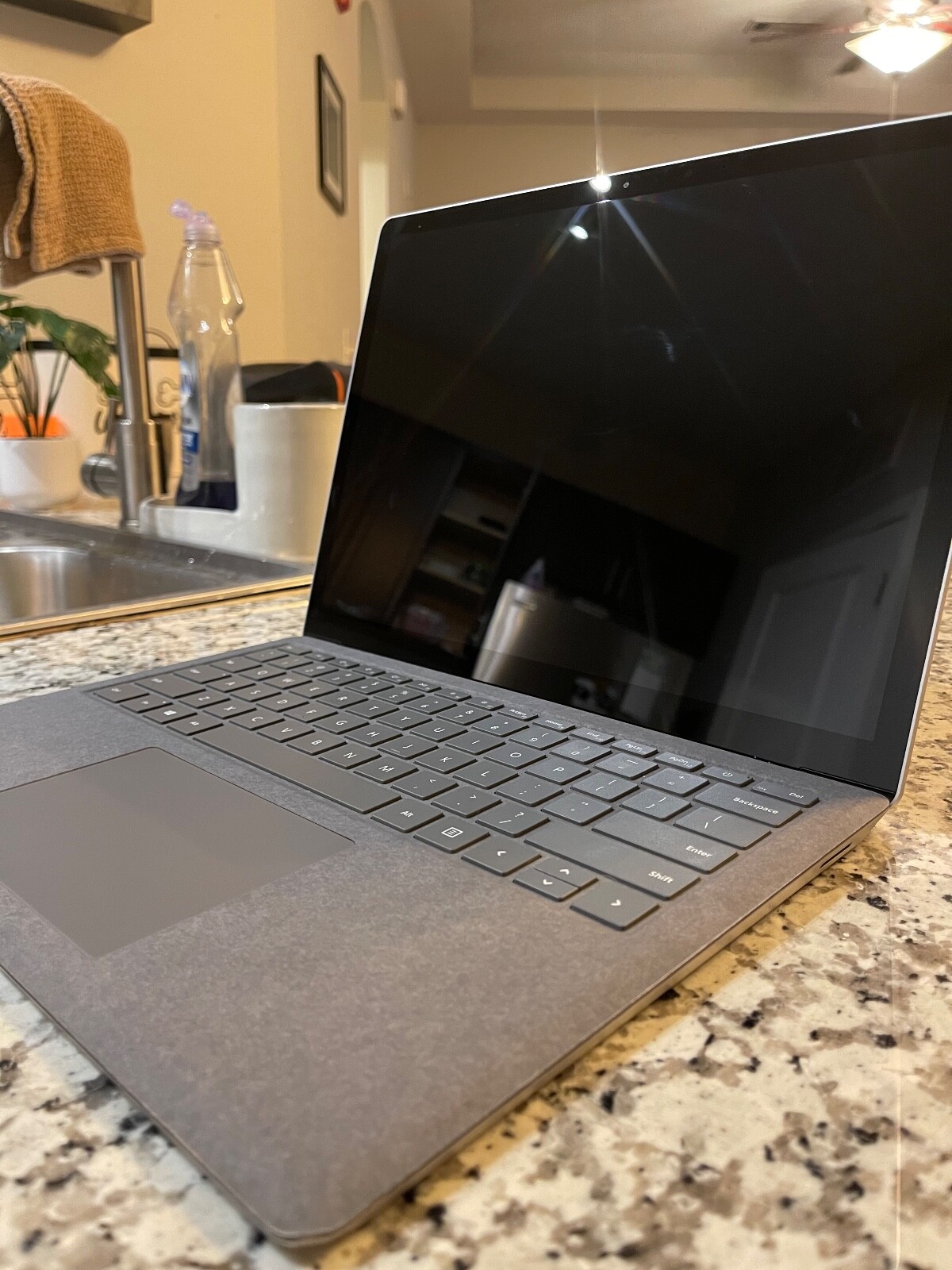 Microsoft Surface Laptop 5 13.5” Touch (256GB SSD, Intel Core i5 12th Gen.,…