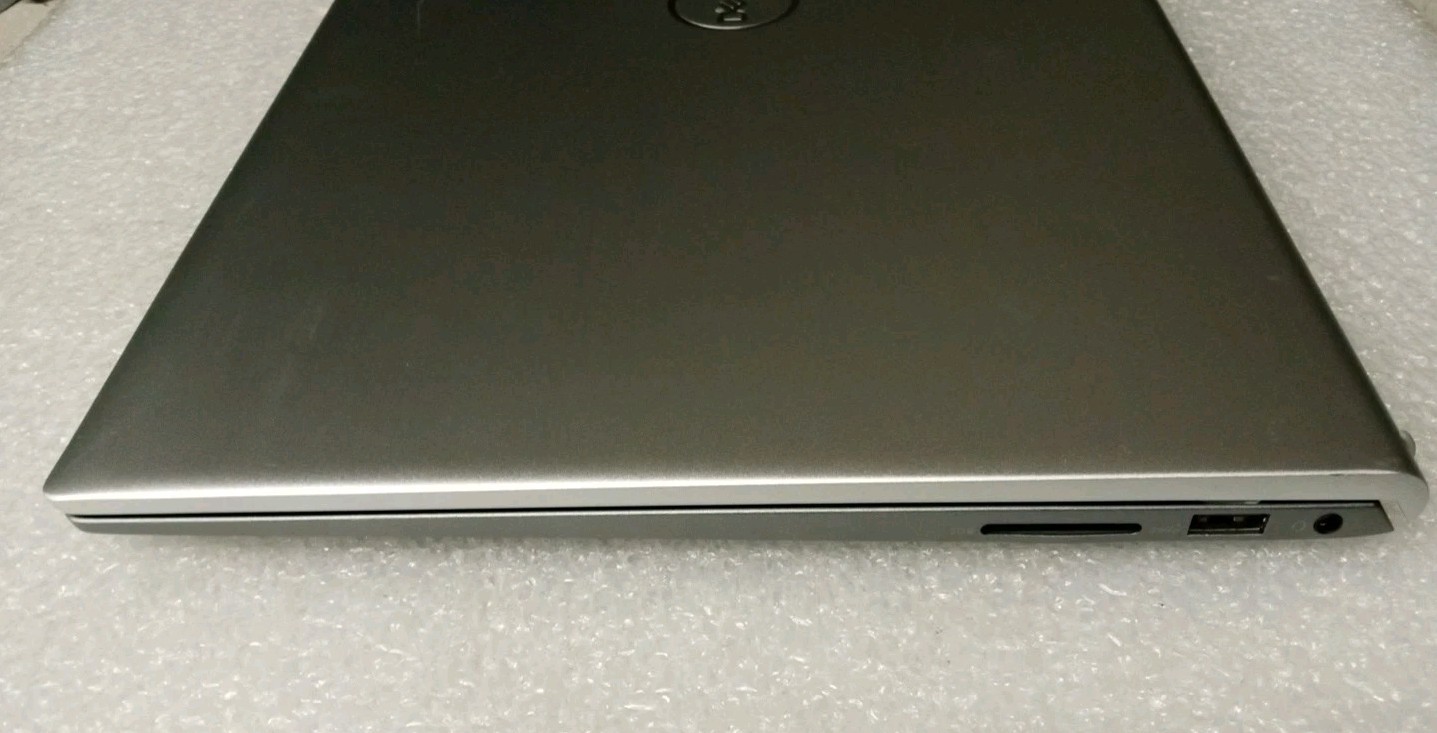Dell Vostro 15 5510 15.6″ FHD Intel i7-11390H 3.40 GHz 16GB 512GB NVMe