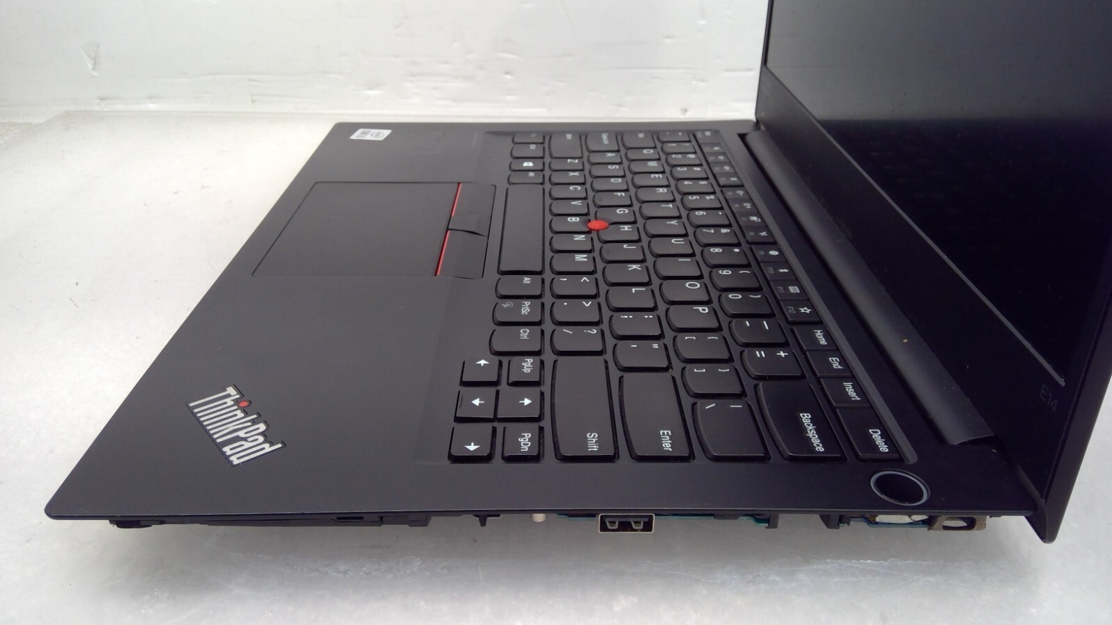 Lenovo ThinkPad E14 G1 14″LT i5-10210U@1.6GHz 16GRAM No HDD/Battery/Locked/Cover