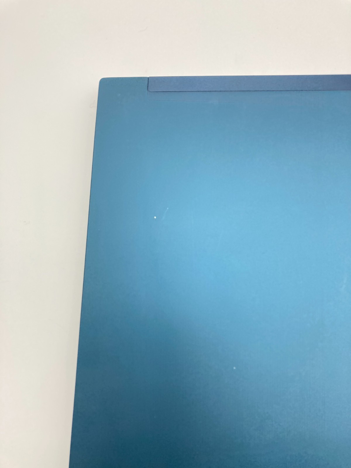 NEC Lavie PC-LV750RAL-E3 Core i7-9750H RAM 8GB SSD 512GB OLED 4K (3840×2160)