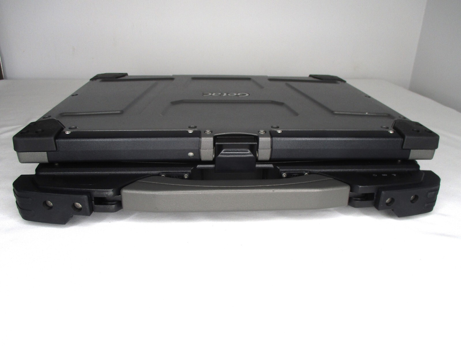 Getac B300 G7 Rugged Laptop 13.3″ FHD Touch i5-8350U 1.7Ghz 16GB 512GB LOW HOURS