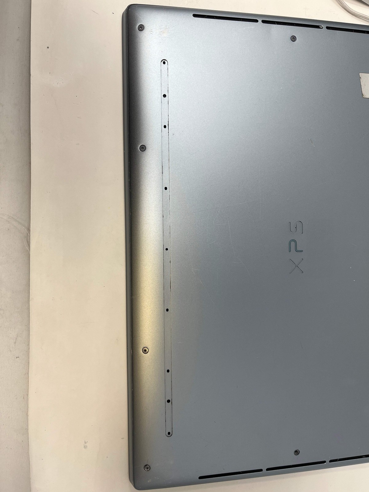 Dell XPS 9315 13.3″ i5-1230U 1.0GHz 8GB RAM 256GB SSD