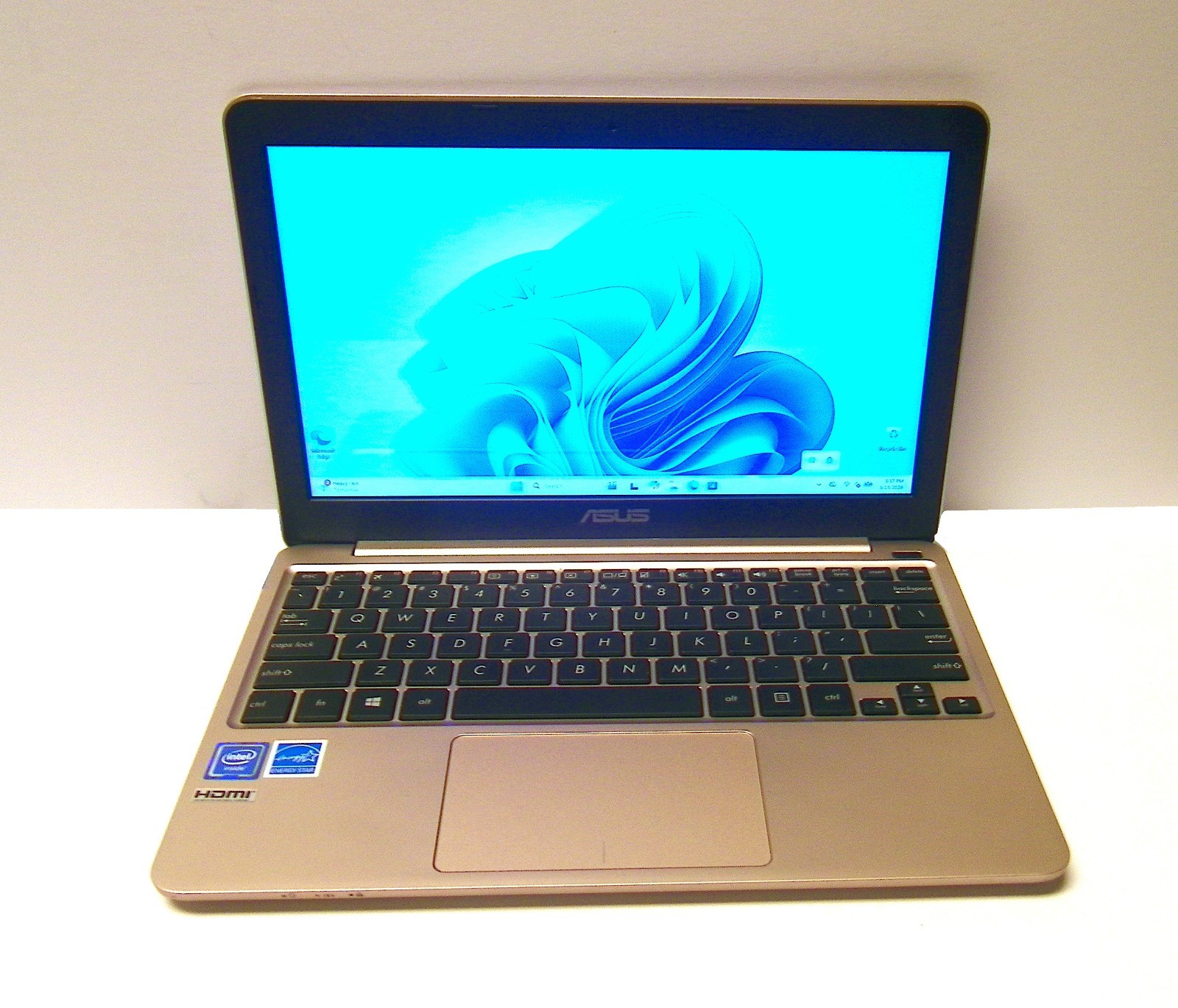 Asus Vivobook E200HA — Windows 11 /Atom x5-Z8350 @1.5Hz/4gb/ 32gb eMMC/Charger