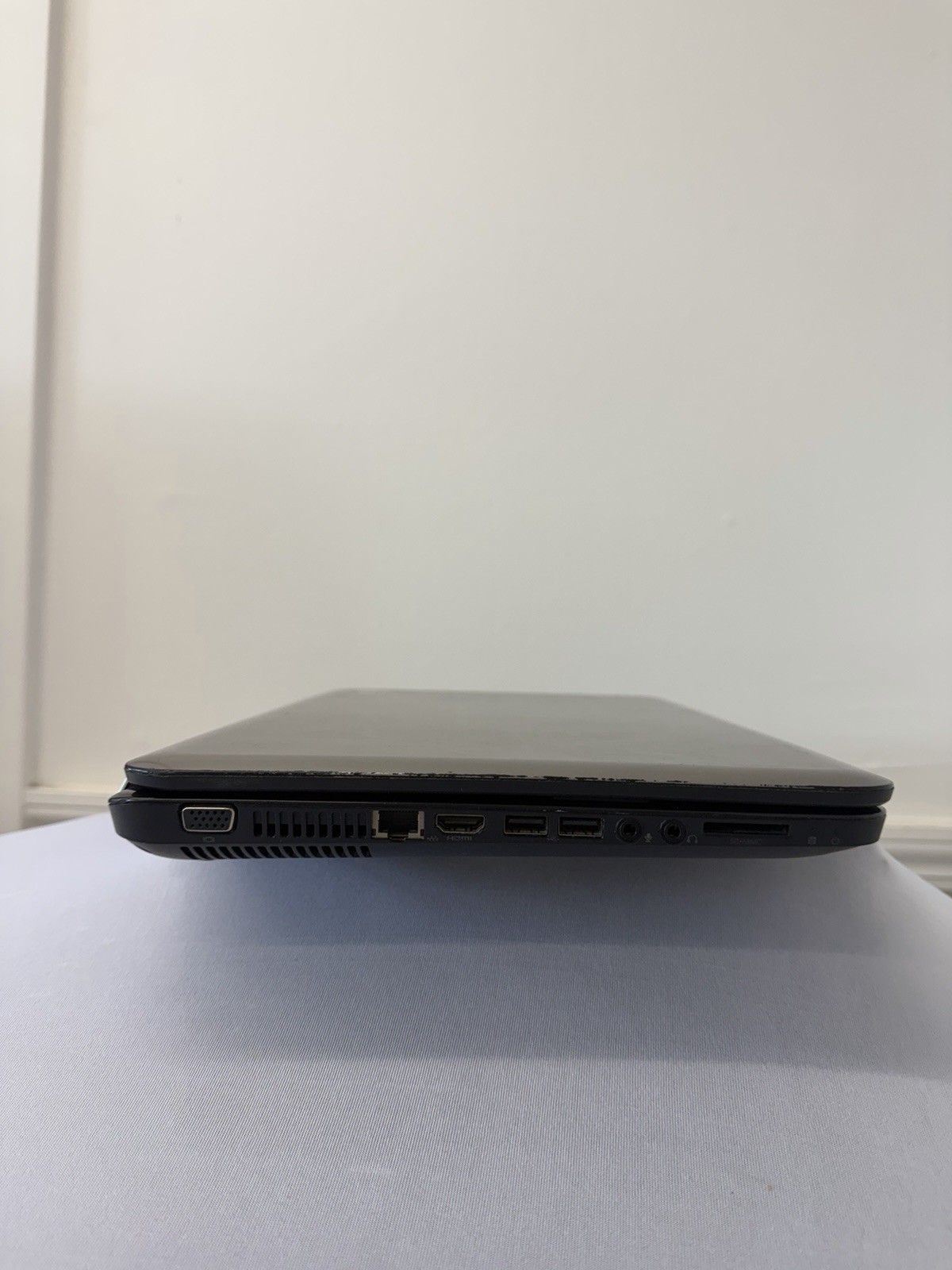 HP Pavillion g6-1a75dx Laptop – Screen Leaking Light – Intel i3-M380 – Read Des