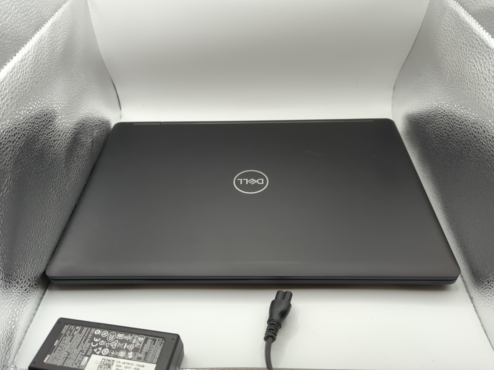 Dell Latitude 5590 intel i5-8350U FHD 8GB RAM 400GB HHD Windows 10 Pro