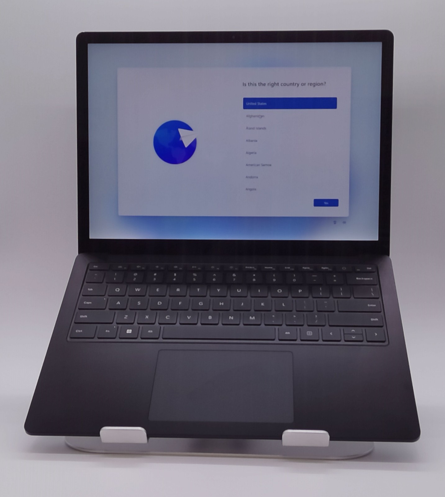 Microsoft Surface Laptop 5 13.5″ Touch i7-1265U 1TB NVMe 32GB W11P USED – W/ AC