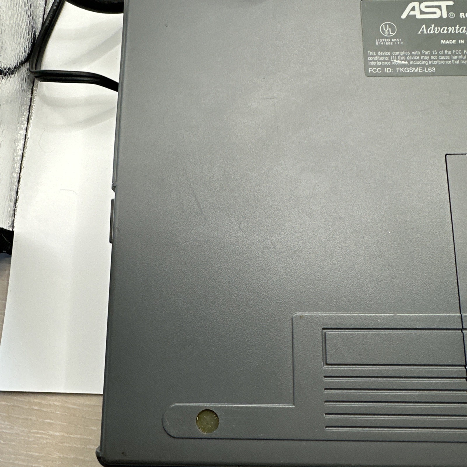 AST Advantage! NB 486SX/33 33MHz Mono LCD Screen Powers On Supply Parts Repair