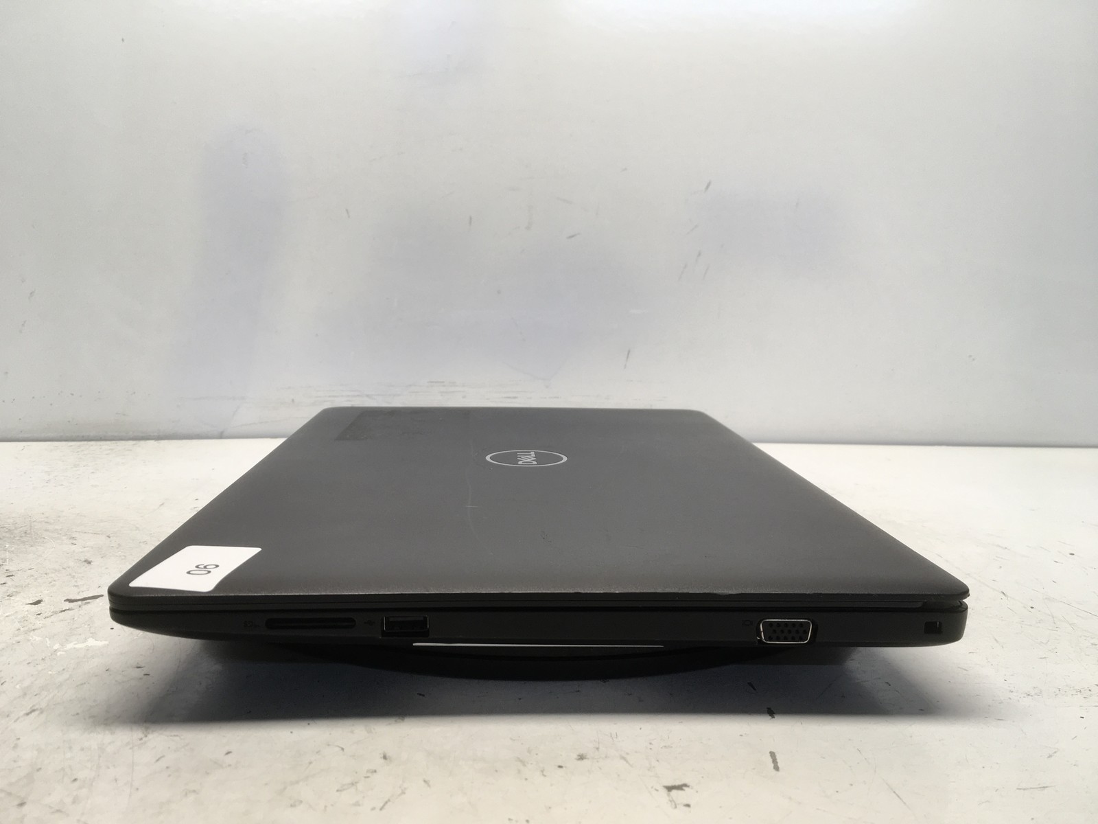 Dell Latitude 3590 Intel i3-7130U 2.7GHz 8 GB NO HDD No Batt