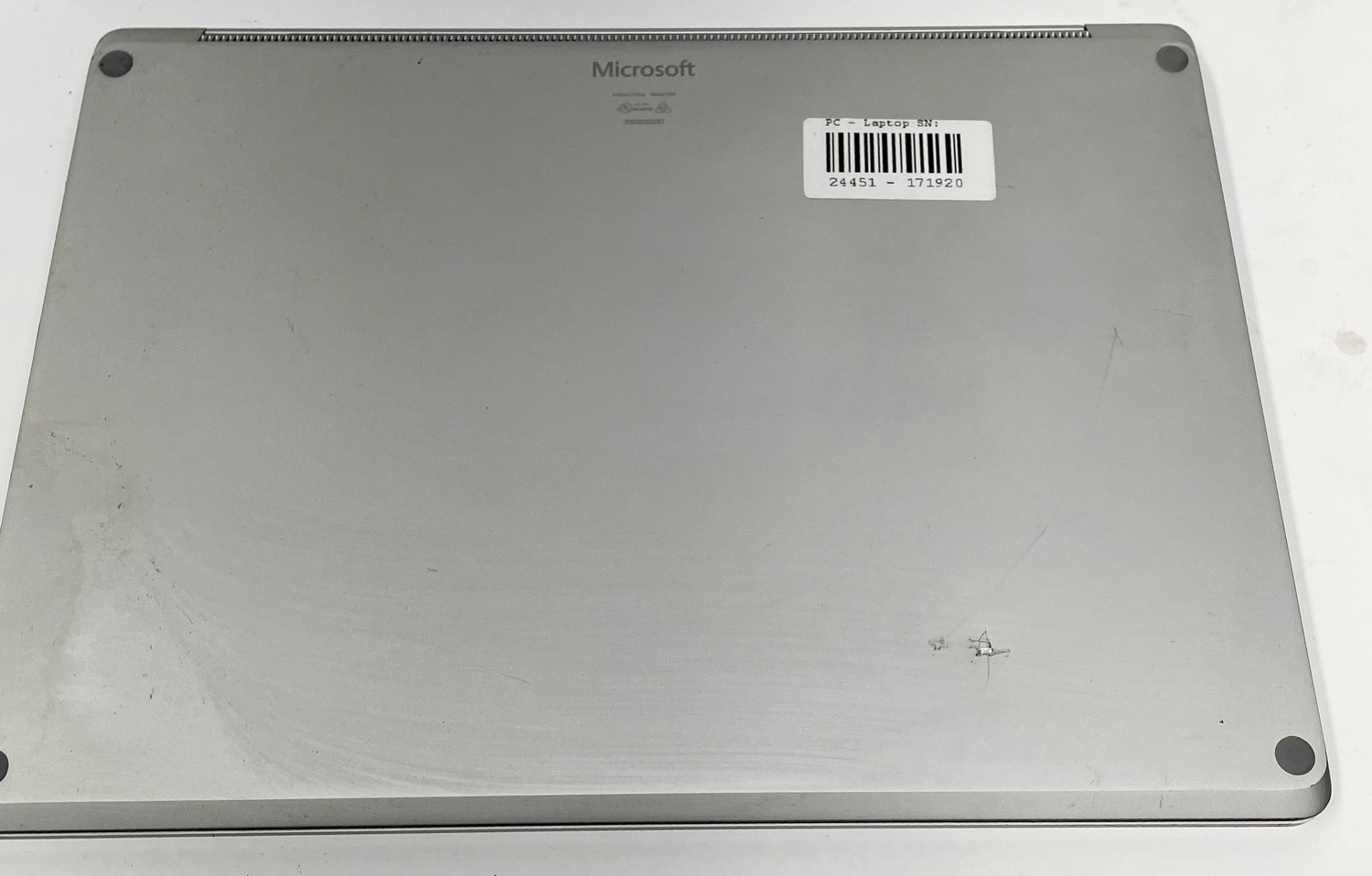 Microsoft Surface Laptop 2 Core i5 8350U @ 1.70GHz Graphics 620 8GB DDR3
