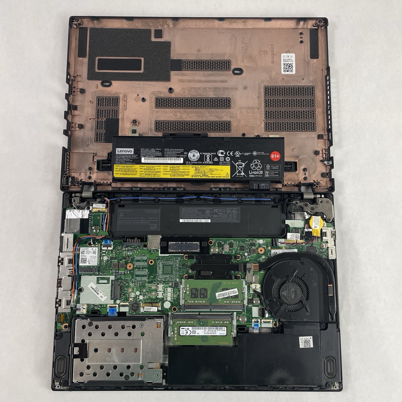 Lenovo ThinkPad T470 14″ i5-6300U 2.40 GHz 8 GB RAM No SSD/OS/AC