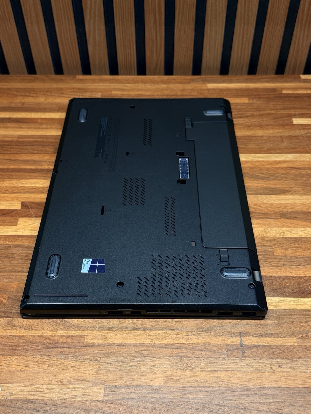 Lenovo ThinkPad T450s – i7-5600U, 8GB RAM, 180GB Intel SSD, Windows 11 Pro