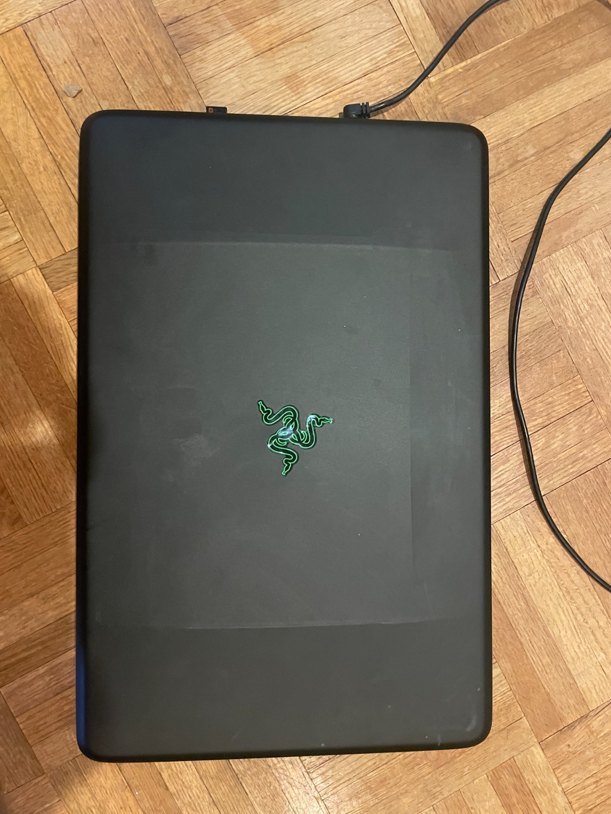 Razer Blade Pro Gaming Laptop RZ09-0117 17.3″ Intel Core i7 8GB with charger