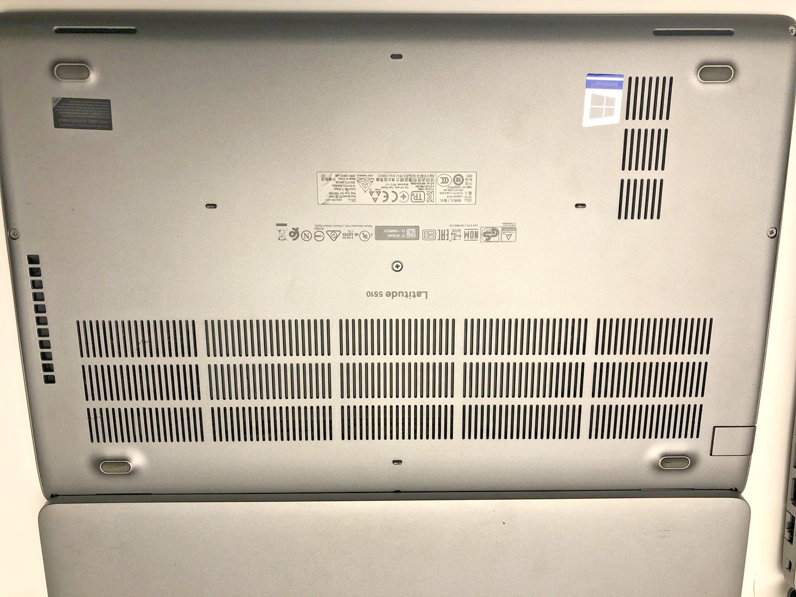 Dell Latitude 5580 Laptop Intel Core i7-10610U 1.80GHz 16GB RAM 256GB SSD