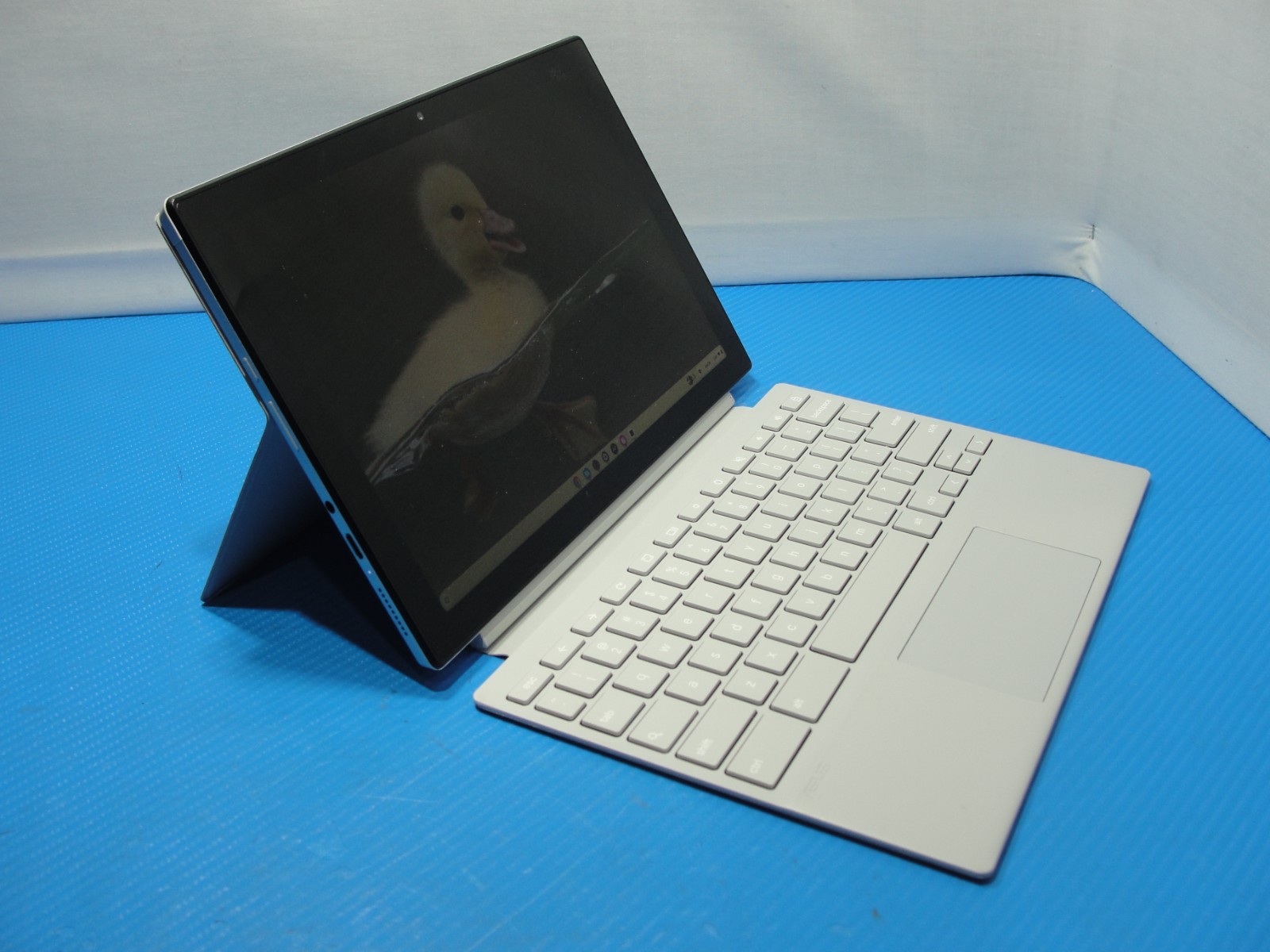 ASUS Chromebook CM30 Detachable 10″ Mediatek Kompanio 520 2.05GHz 4GB 64GB eMMC