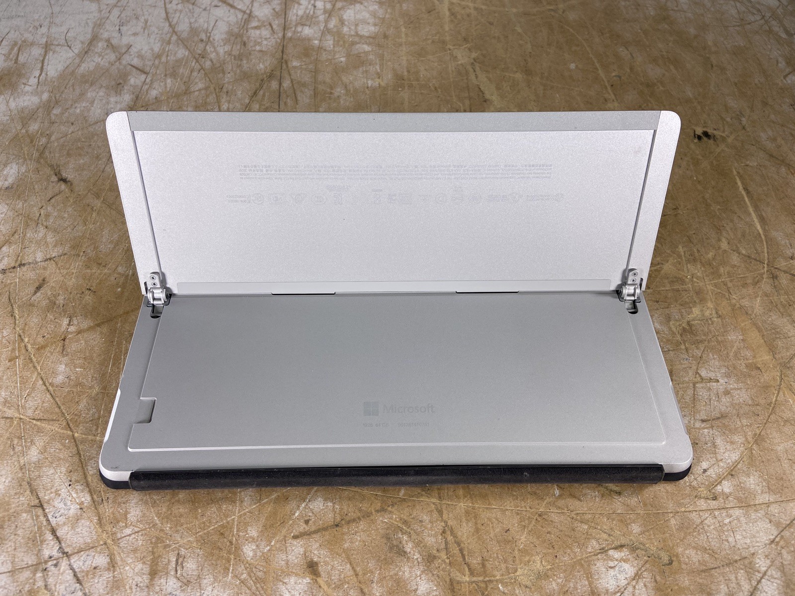 MICROSOFT SURFACE GO 2 1926 M3-8100Y @ 1.1GHz, 4GB RAM, 64GB SSD