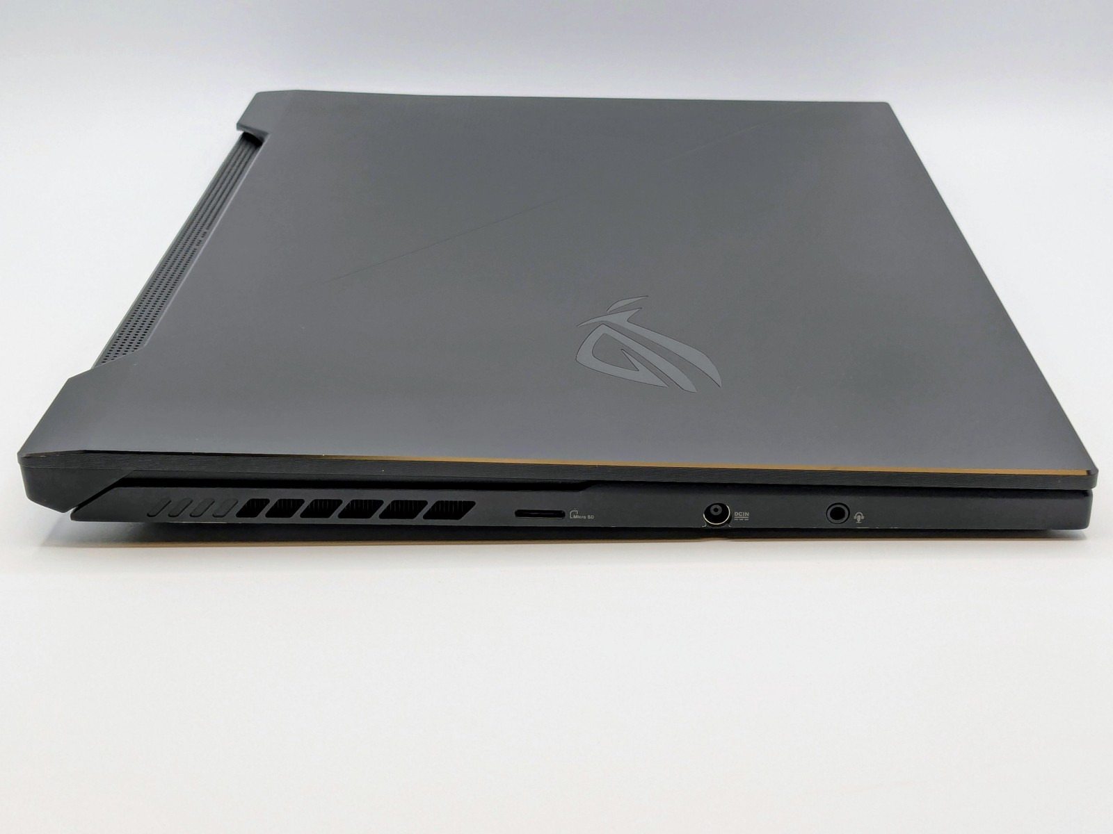 Asus ROG Zephyrus Duo SE 14″ FHD Touch RYZEN 9 5900HX 2TB SSD 32GB W11P RTX 3080