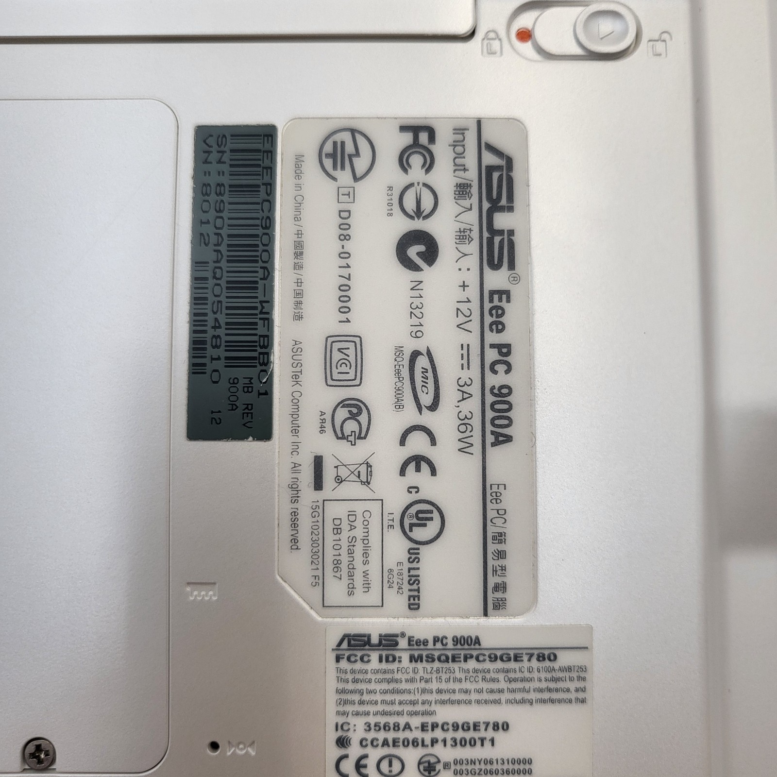 Asus EEE PC 900A 1.6Ghz, 2GB RAM, 4GB SSD