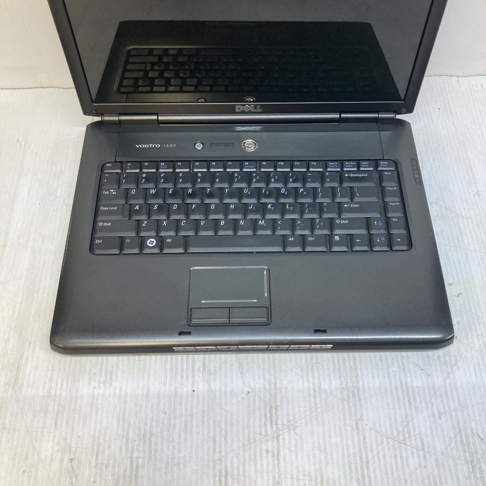 Dell Vostro 1500 Intel Core 2 Duo 1.40 GHz 2 GB no HDD Boot to BIOS