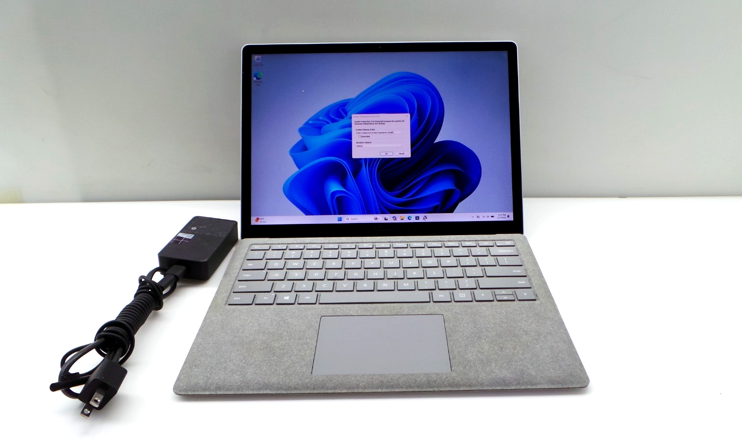 Microsoft Surface Laptop 2 | 13.5″ Touch | i7-8650U 1.90GHz 16GB RAM 512GB SSD