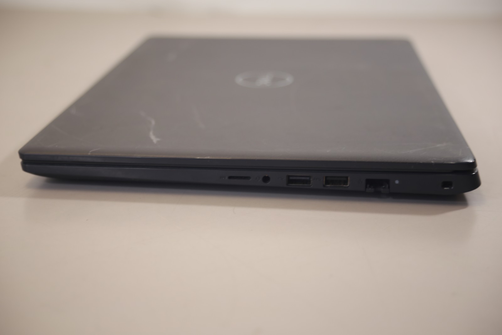 Dell Latitude 3510 | 15.6″ | i7-10510U 1.80GHz | 16GB RAM 256GB SSD | WIN 11 PRO