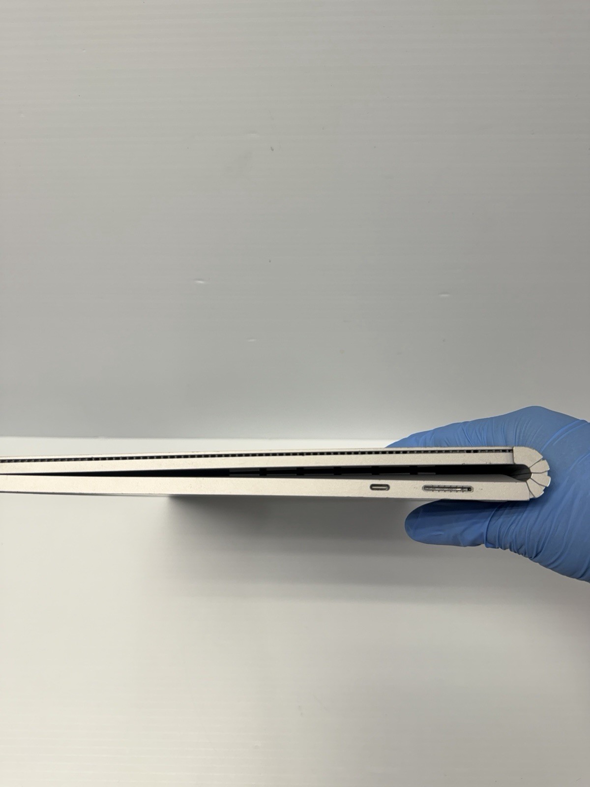 Microsoft Surface Book 2 15″ Touch i7-8650U 16GB RAM 256GB SSD GTX 1060 6GB Win1