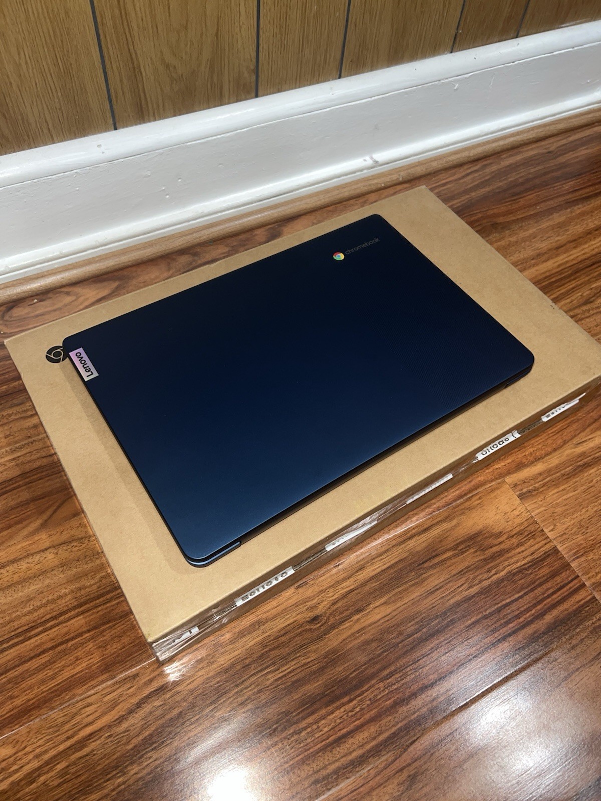 Lenovo – IdeaPad Slim 3 Chromebook Laptop – 14″ Full HD Touchscreen Laptop –