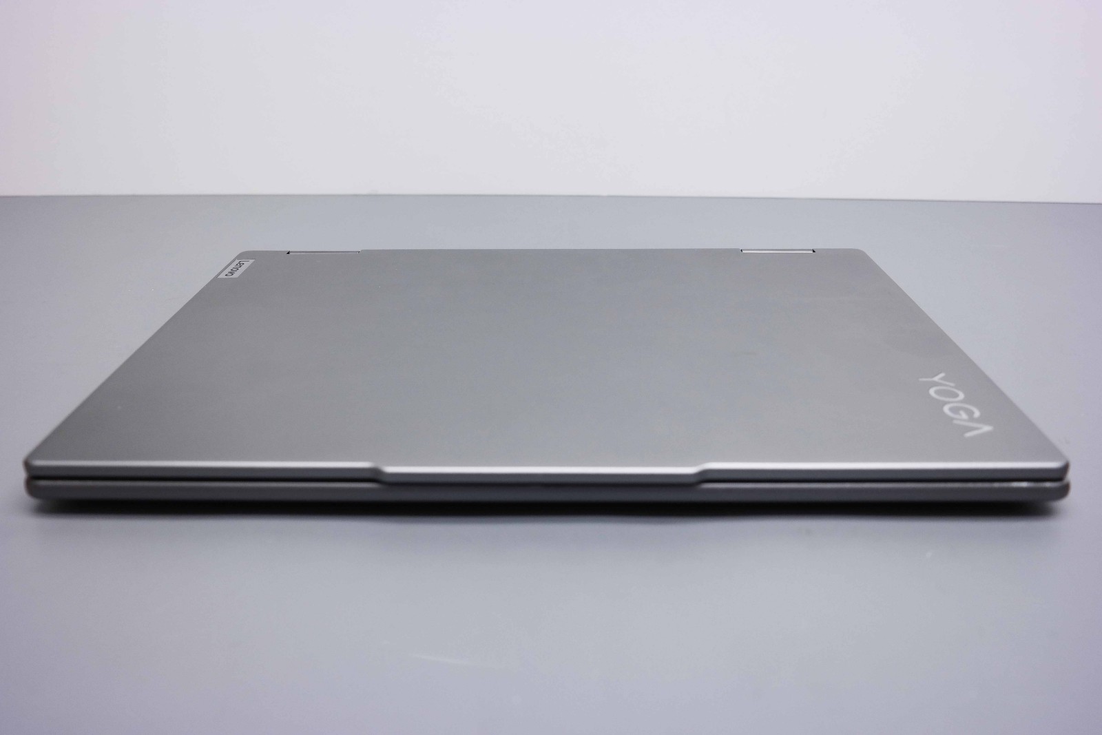 Lenovo Yoga 7 2-in-1 16″ Ryzen 7 8840HS 16GB 1TB Arctic Grey ISSUE