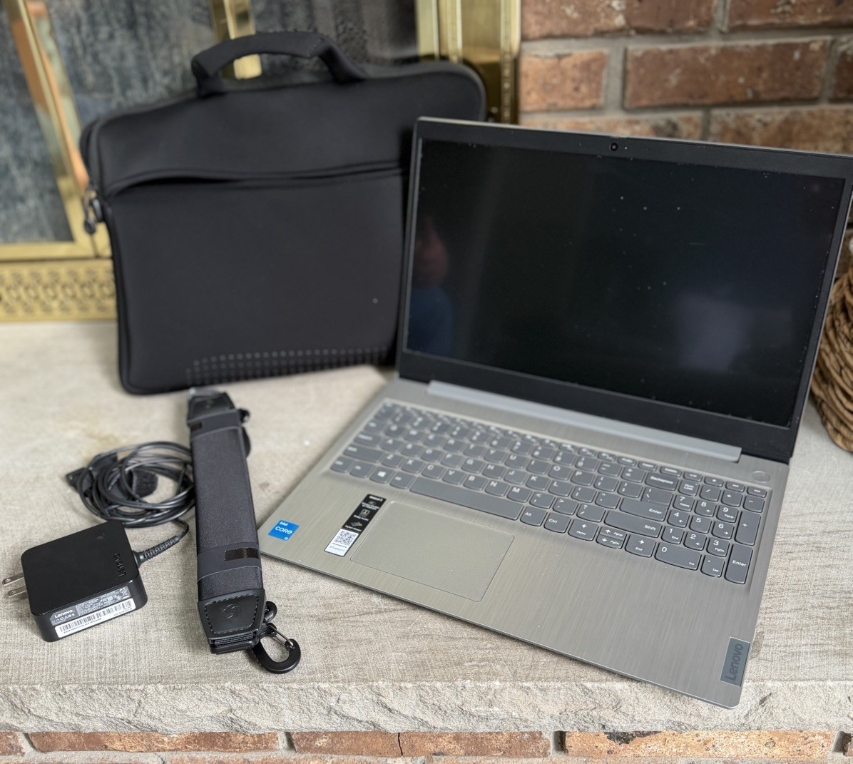Lenovo-IdeaPad 3 15″ HD touch screen laptop intel core i3-1115g4 8g memory-256g