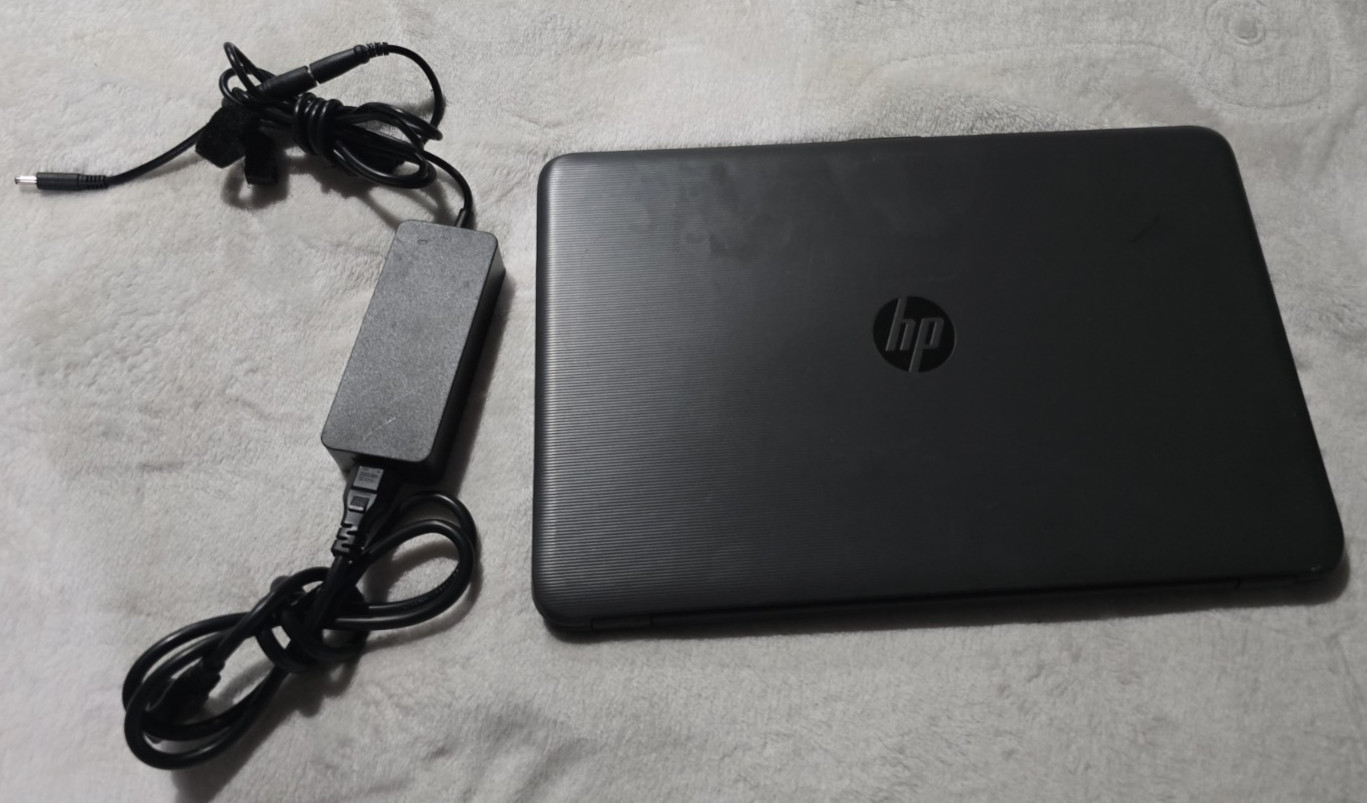 HP 250 G5 Laptop Computer 3165NGW Black Core i3 with Charger Built-in Webcam