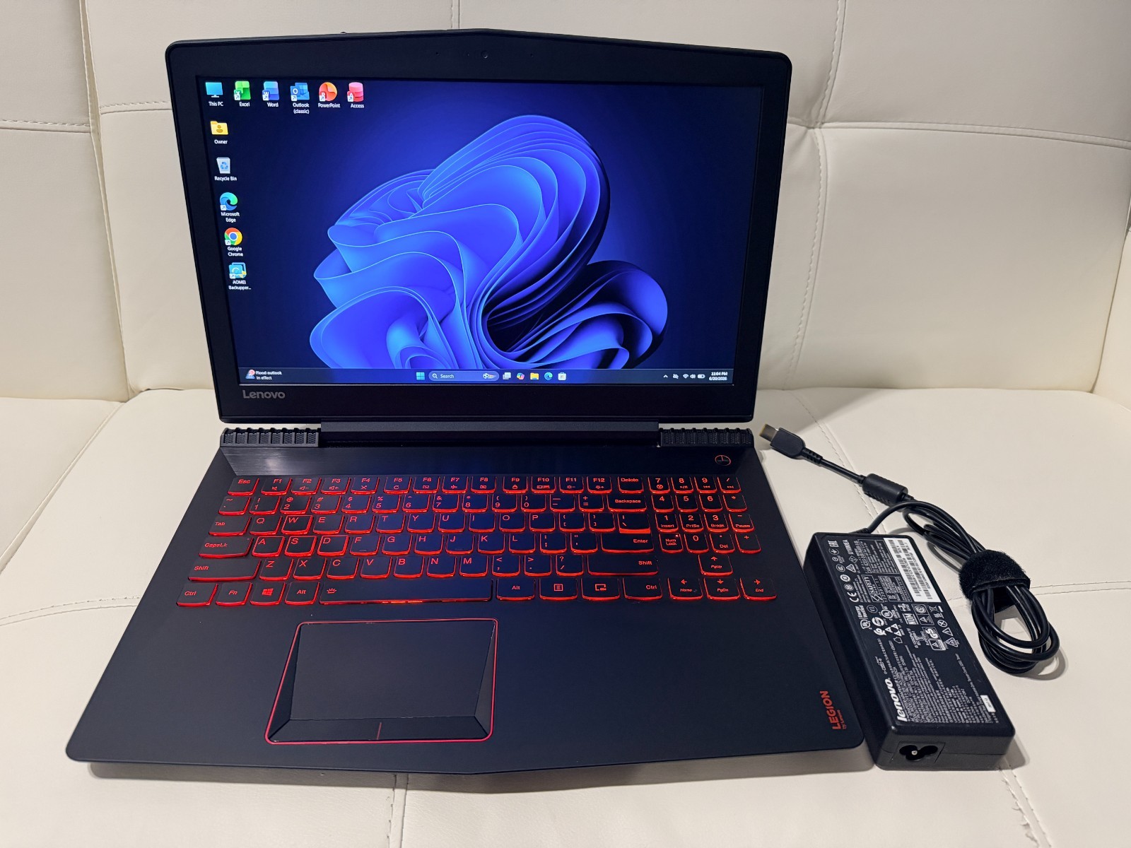 Lenovo Legion Y520 – Gaming Laptop – i7 – 1.25TB SSD + HDD GTX 1050ti W11