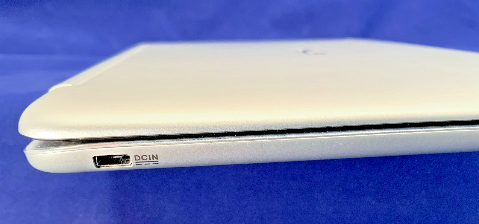 ASUS Chromebook Flip C100PA 10” Touch 4GB 16GB w/ 64GB SD Card & Charger – Mint