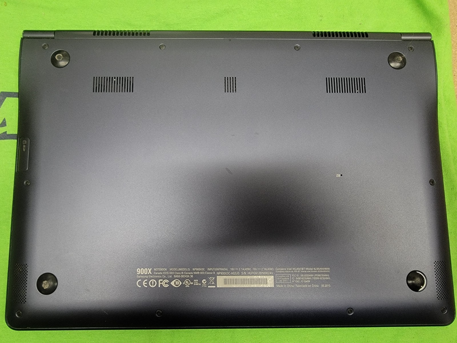 Samsung Notebook NP900X3C 13.3″ Laptop i5 – NO POWER – FOR PARTS OR REPAIR