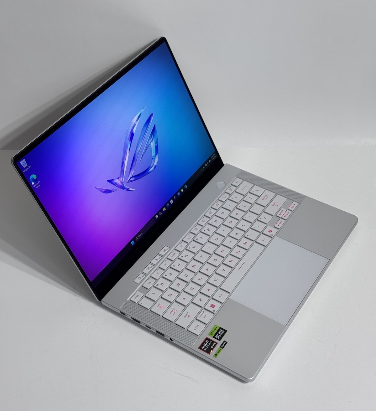 Asus ROG Zephyrus G14 GA403 14 QHD+ OLED Ryzen AI 9 HX 370 32GB 1TB RTX 5070 Ti