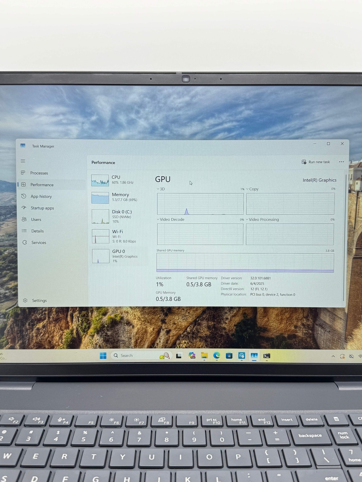 Dell Pro 16 PC16250 16″ Core 3 8GB 256GB SSD Black Used