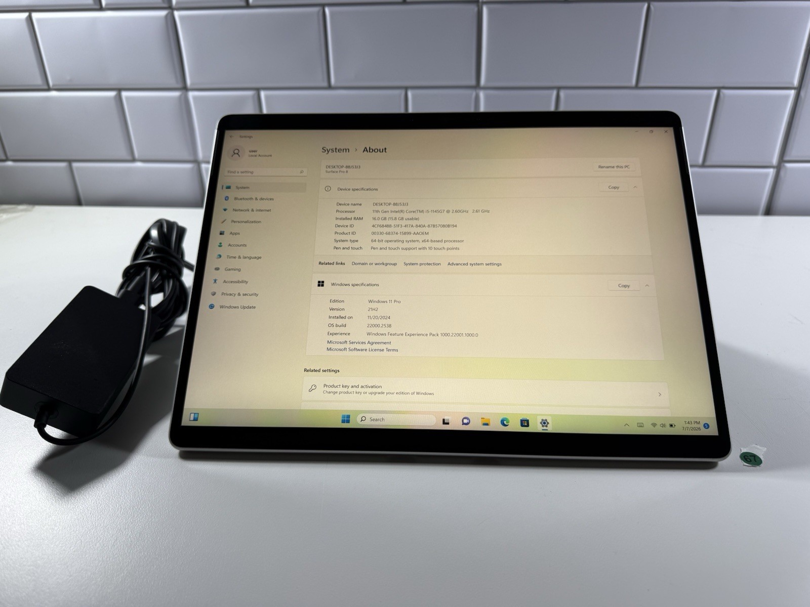 Microsoft Surface Pro 8 (1982) i5-1145G7 – 16GB RAM – 256GB 120Hz – Win 11 Pro