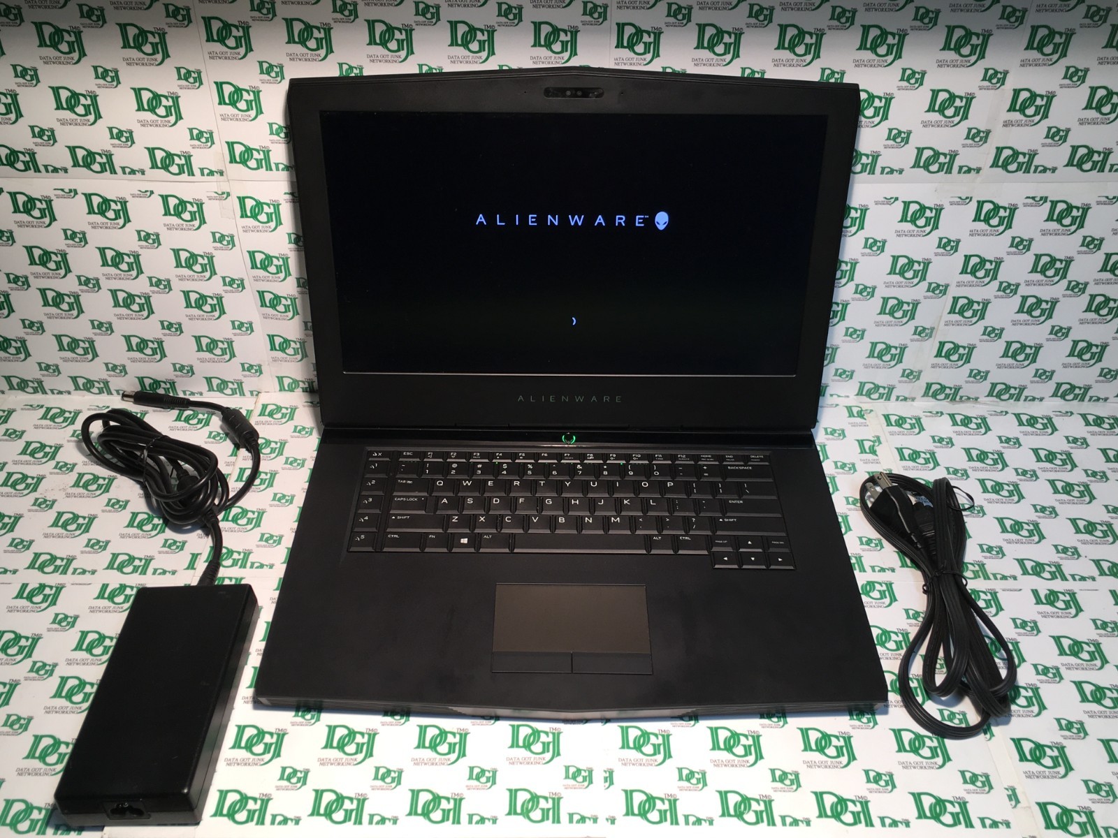 Dell Alienware 15R3 i7-7700HQ 2.80GHz 16GB 1TB EVO M.2 1060GTX Win 11