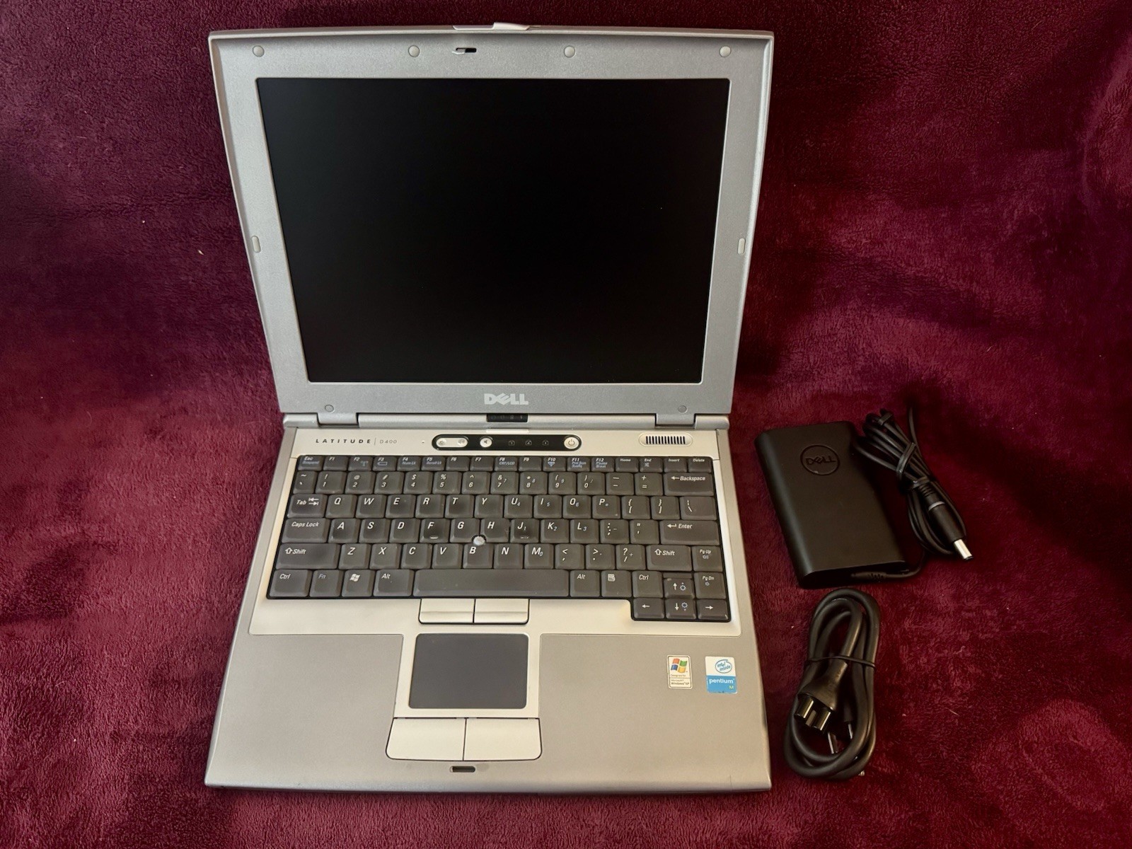 COMPLETE Dell Latitude D400 Ultra-Portable 1.70GHz/1GB/30GB/SERIAL D-SUB/XP PRO