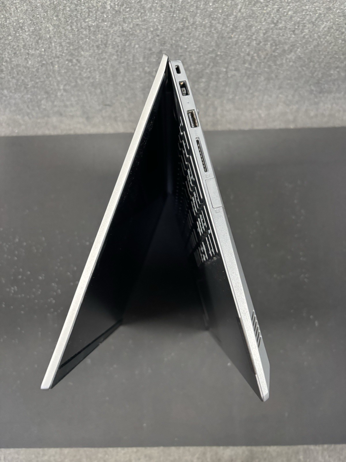 Lenovo ThinkBook 15-IML i7-10510u 1.80GHz 16GB RAM 256GB NVMe W11P J12213