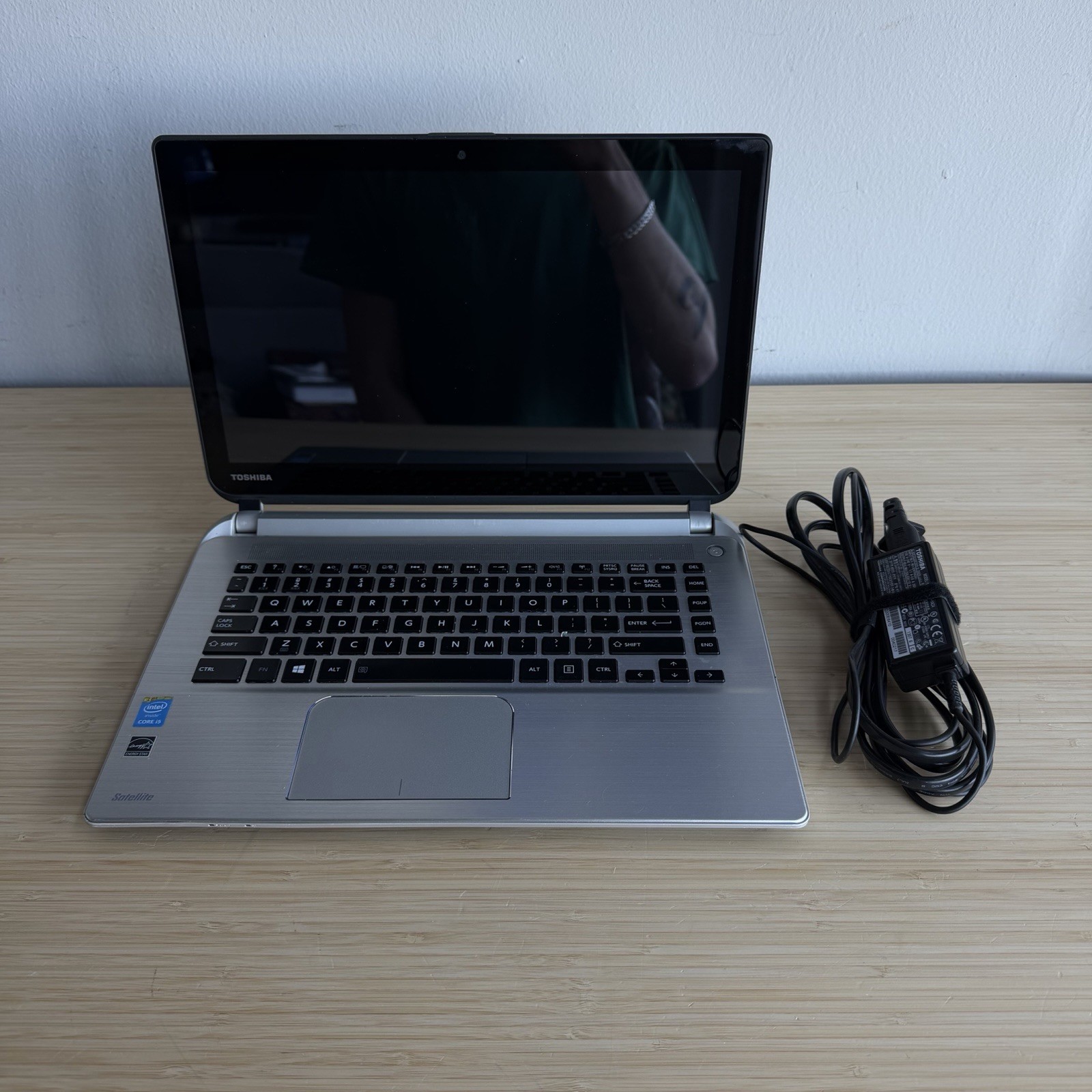 Toshiba Satellite E45T-B4300 i5-4210U 8GB Ram Intel Core I5 Touch Laptop