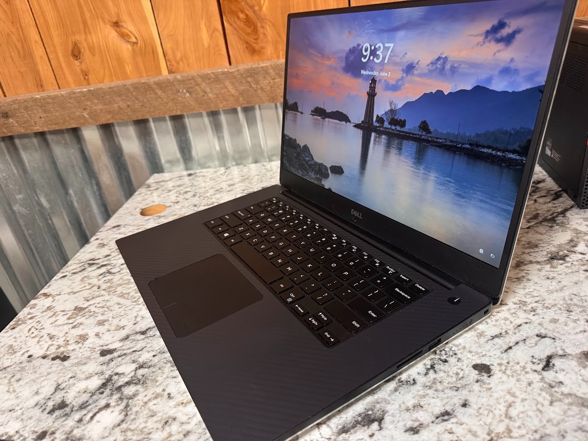 Dell Precision 15 5530 15.6” (512GB NVMe Intel Core i7-8850H 2.6GHz 16GB RAM)..